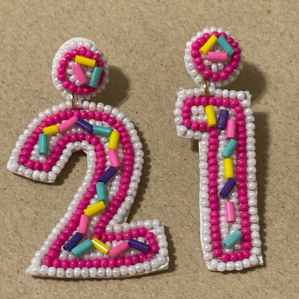 🎉💕21st Birthday Pink Multicolor Beaded Earrings